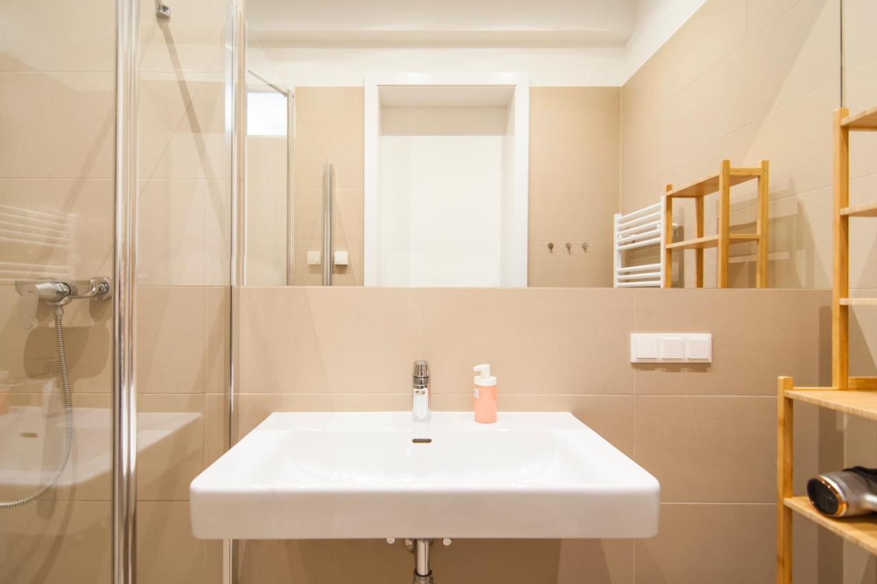 Easy Flat Molino Apartment Виена Екстериор снимка