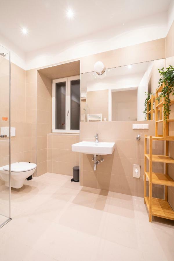 Easy Flat Molino Apartment Виена Екстериор снимка